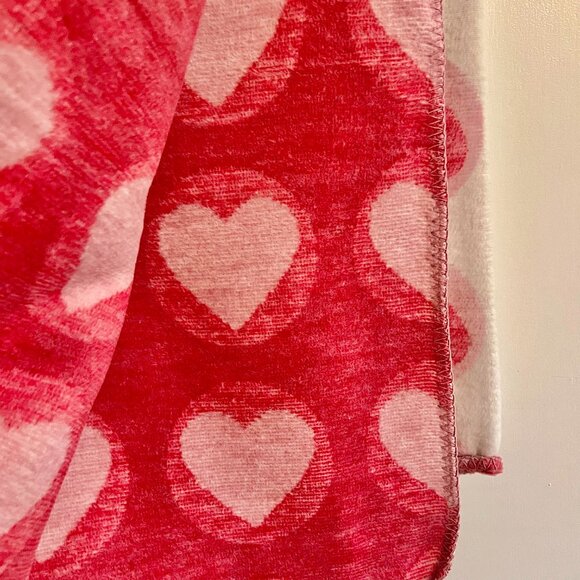 Docofil Reversible Blanket Valentines Day Hearts, Pink and White, 51"x67" NWT - Picture 6 of 7